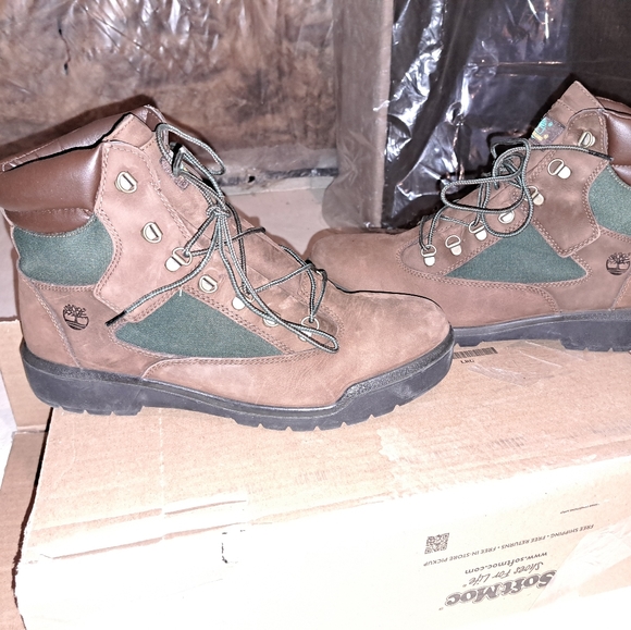 Size 14 and 13, name brand sneakers, new and like new. - Picture 13 of 16